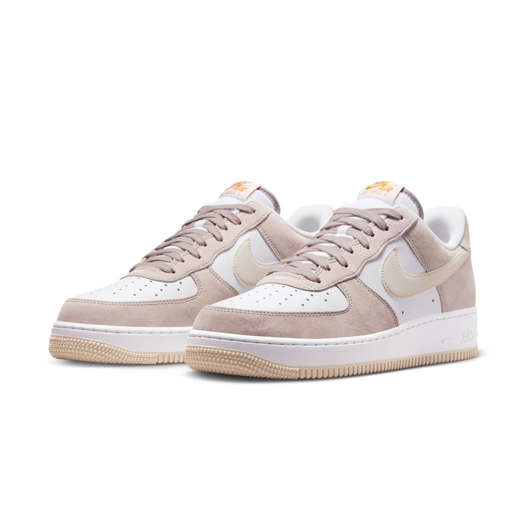 Overkicks - Nike Air Force 1 Low 07 College Grey Light Orewood Brown (IB3080-001) - vista trasera