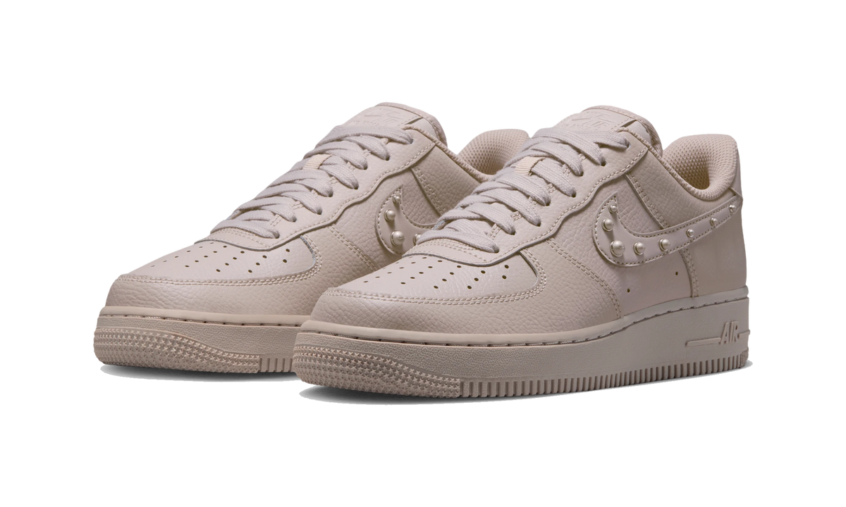 Overkicks - Nike Air Force 1 Low 07 Cream Pearl Swoosh (IU7557-236) - vista trasera