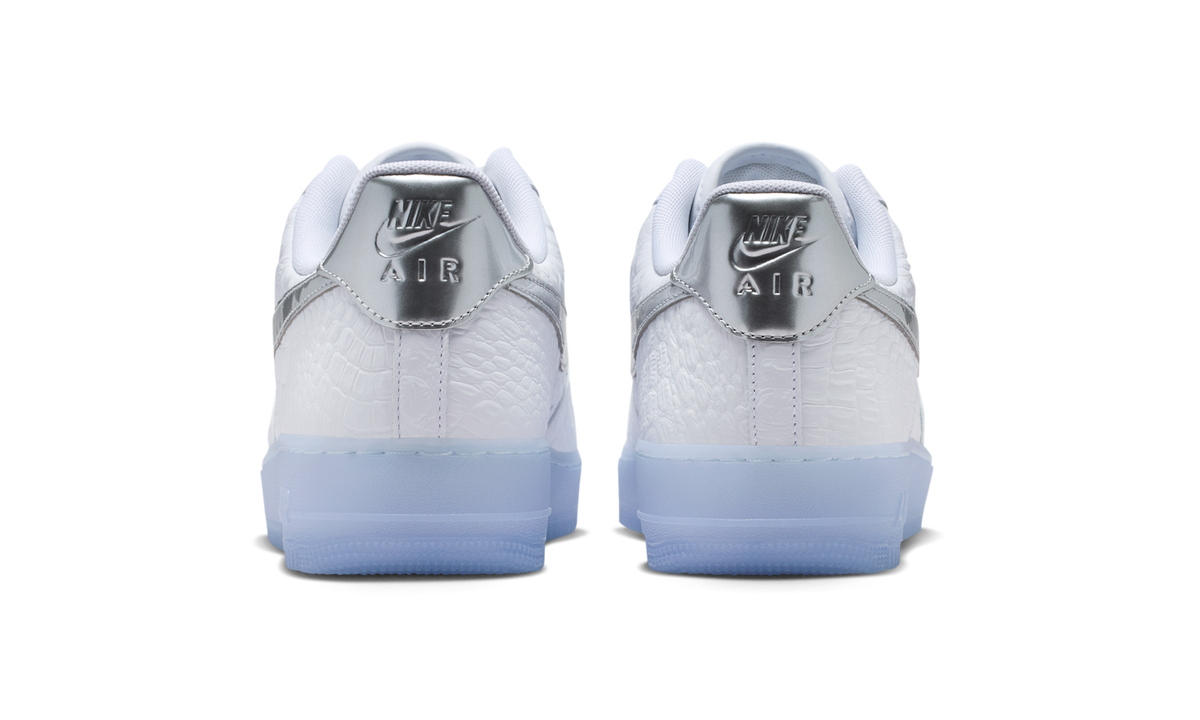 Overkicks - Nike Air Force 1 Low 07 Crocodile White Blue Tint (IR1981-100) - detalle talón