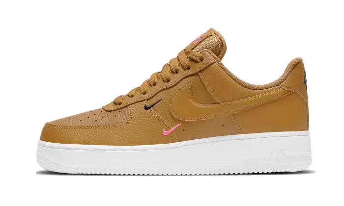 Overkicks - Nike Air Force 1 Low 07 Essential Wheat Mini Swoosh (CT1989-700) - vista lateral