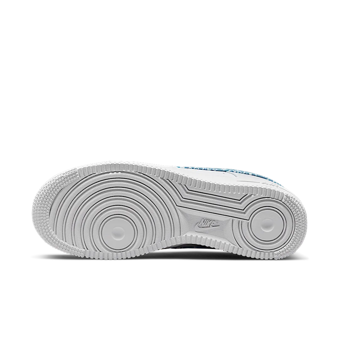 Overkicks - Nike Air Force 1 Low 07 Essential White Worn Blue Paisley (DH4406-100) - detalle suela
