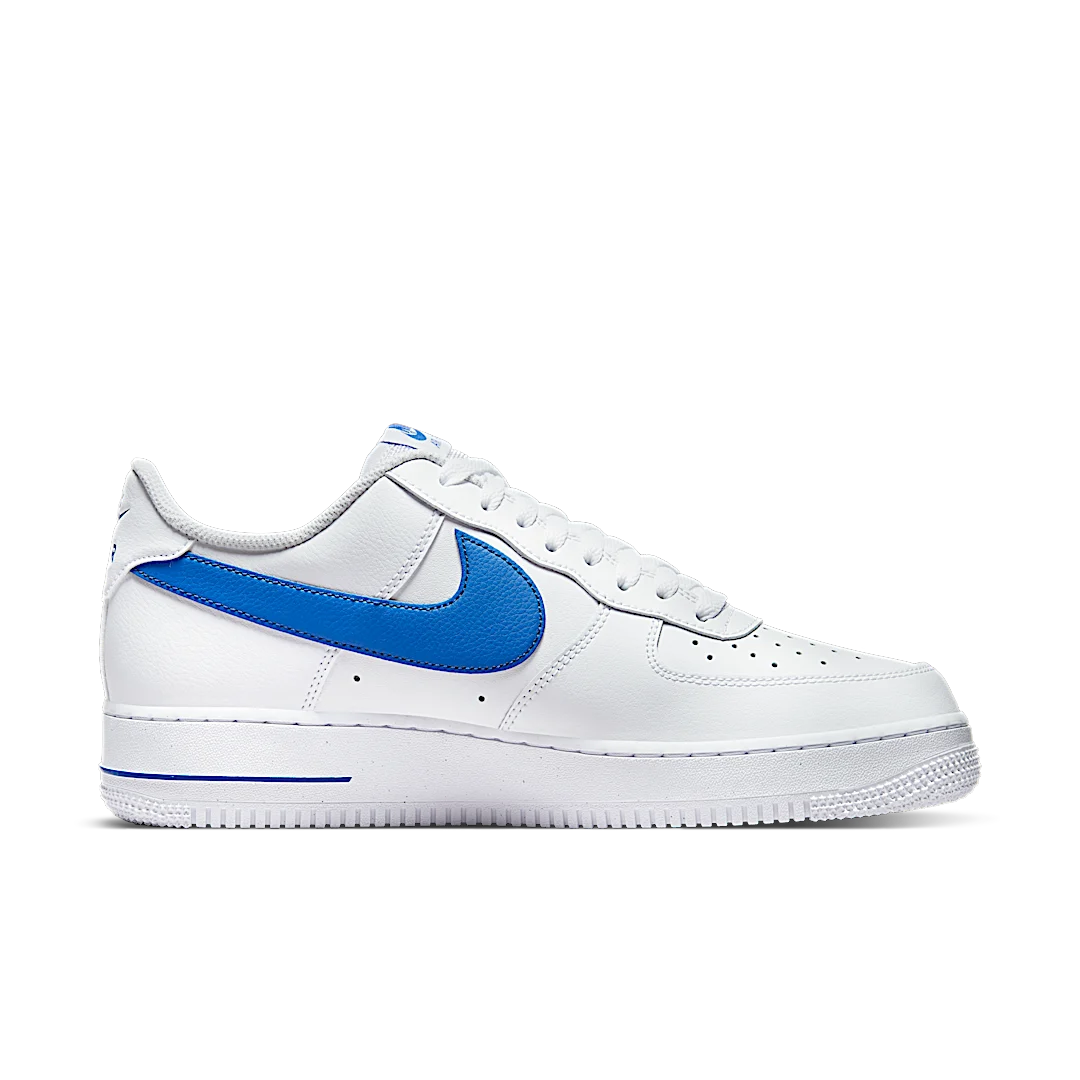 Overkicks - Nike Air Force 1 Low 07 FM Cut Out Swoosh White Game Royal (DR0143-100) - par completo