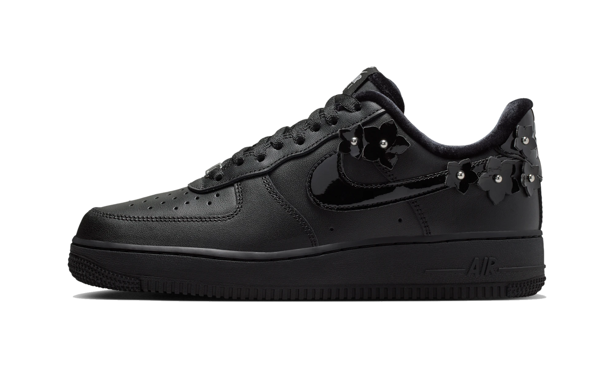 Overkicks - Nike Air Force 1 Low 07 Florette Black Off-Noir (Womens) (IR8637-001) - vista lateral