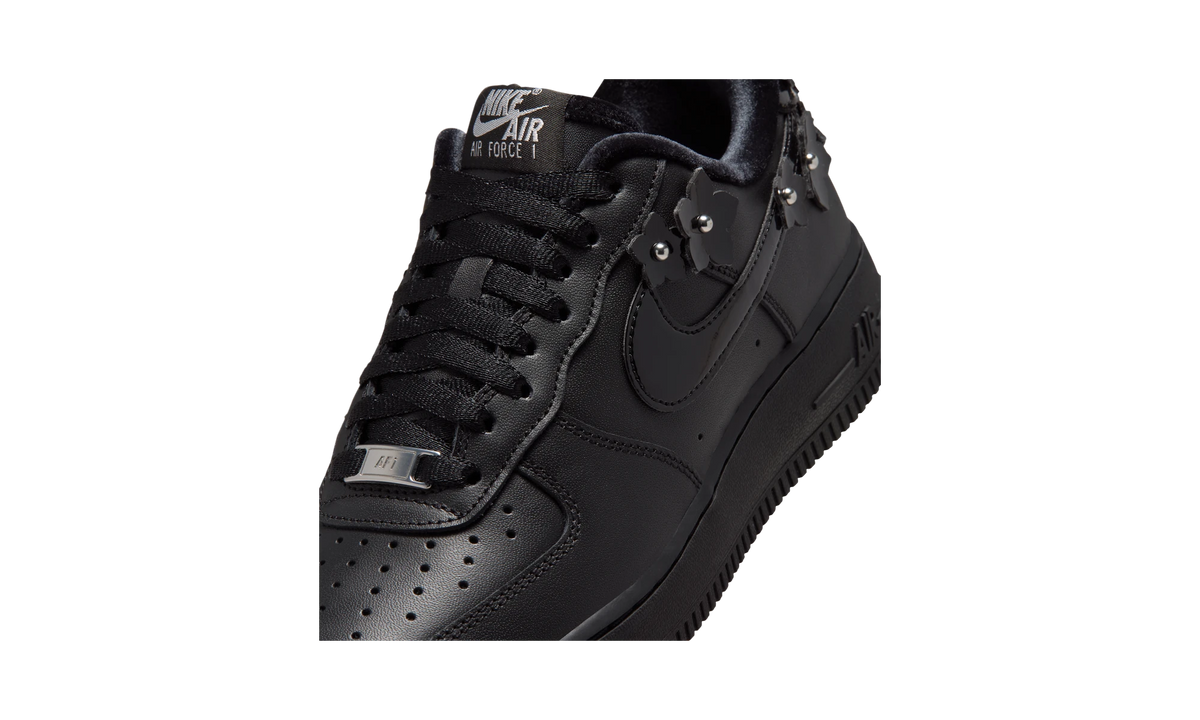 Overkicks - Nike Air Force 1 Low 07 Florette Black Off-Noir (Womens) (IR8637-001) - detalle lateral interior