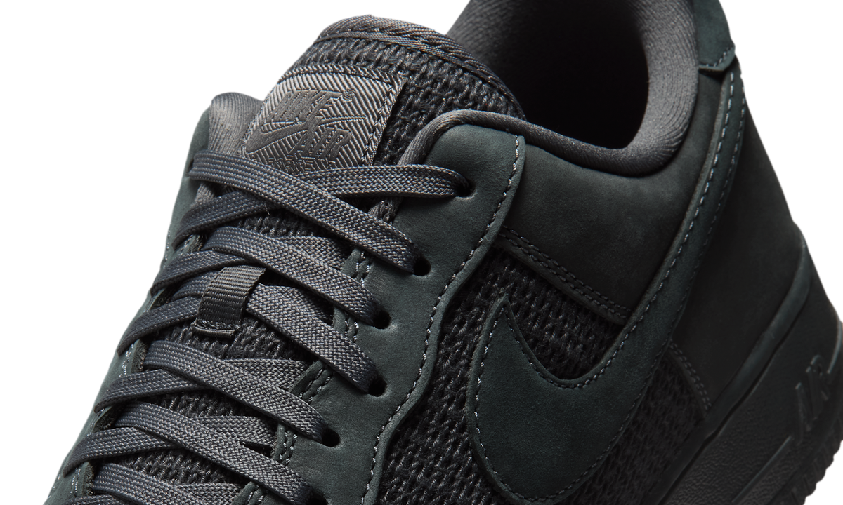 Overkicks - Nike Air Force 1 Low 07 LV8 Anthracite Off Noir (II9807-001) - detalle lateral interior