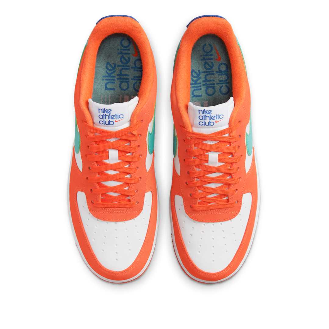 Overkicks - Nike Air Force 1 Low 07 LV8 Athletic Club White Orange (DH7568-800) - par completo