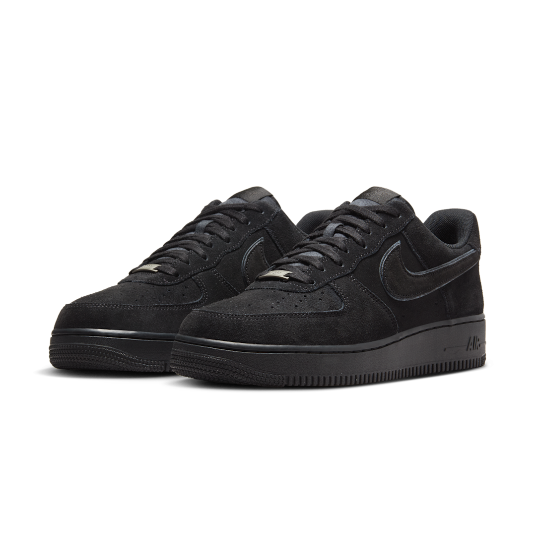 Overkicks - Nike Air Force 1 Low 07 LV8 Black Cat (HQ1966-002) - vista trasera