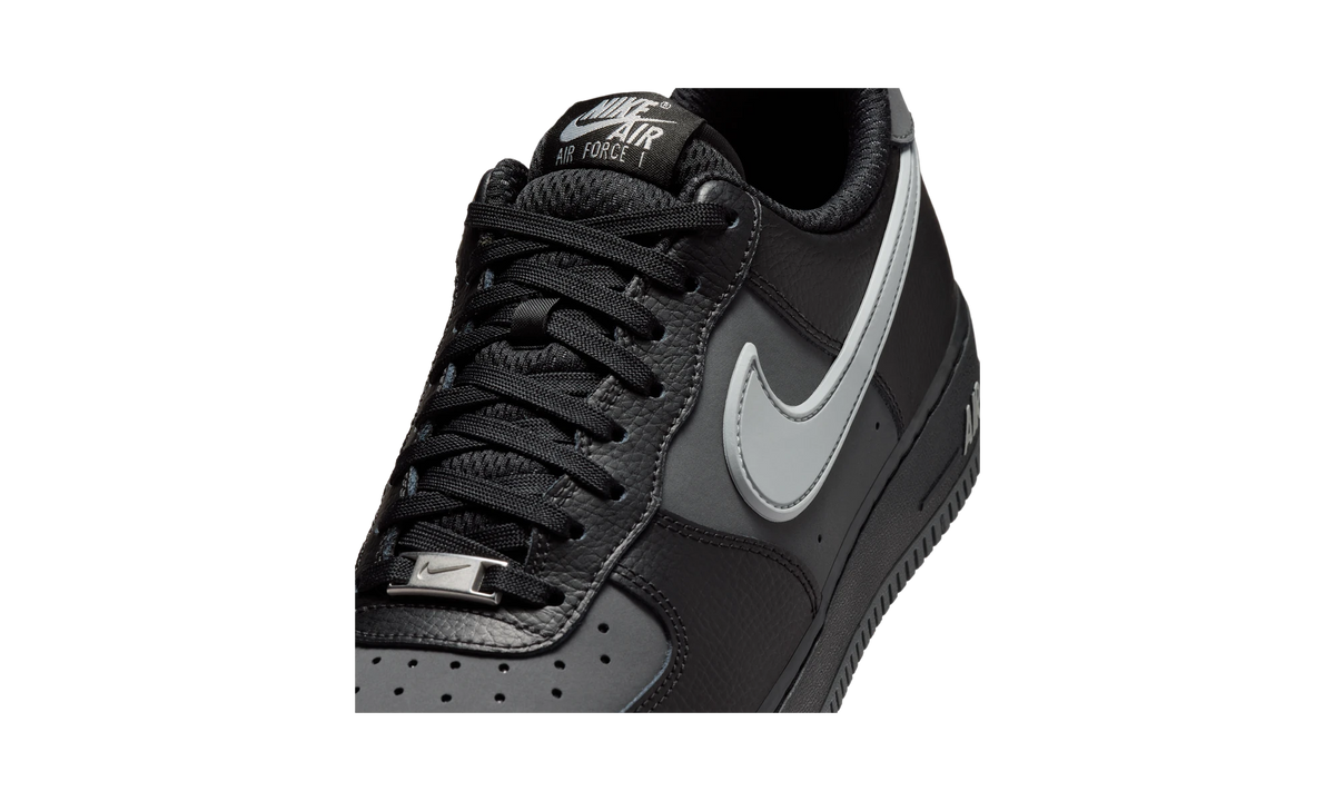 Overkicks - Nike Air Force 1 Low 07 LV8 Black Light Smoke Grey (IR1475-010) - detalle lateral interior