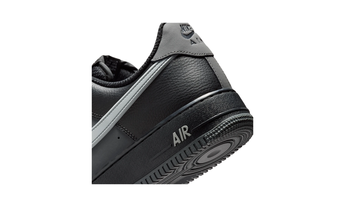 Overkicks - Nike Air Force 1 Low 07 LV8 Black Light Smoke Grey (IR1475-010) - detalle