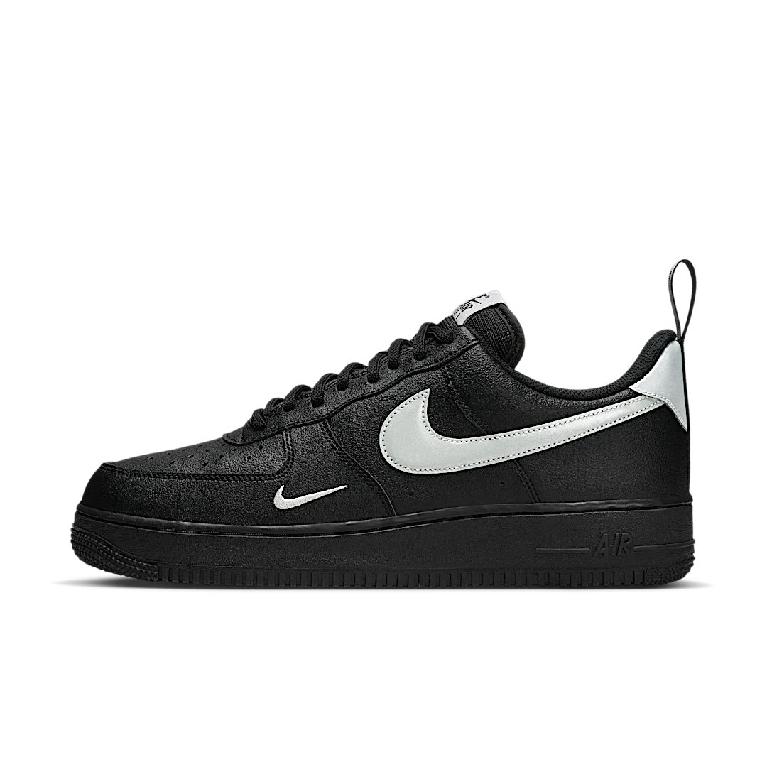 Overkicks - Nike Air Force 1 Low 07 LV8 Black Metallic Silver (DX8967-001) - vista lateral
