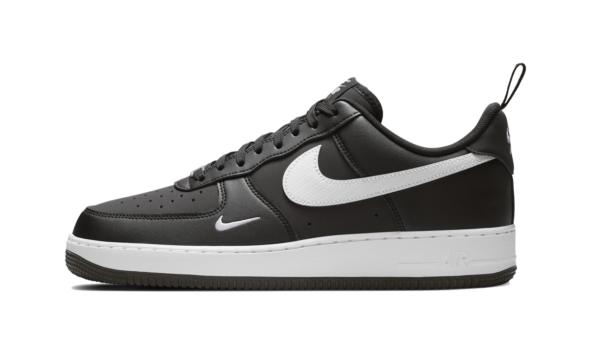 Overkicks - Nike Air Force 1 Low 07 LV8 Carbon Fiber Swoosh Black White (IR5599-001) - vista lateral