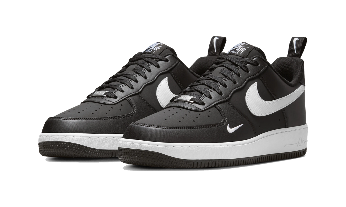 Overkicks - Nike Air Force 1 Low 07 LV8 Carbon Fiber Swoosh Black White (IR5599-001) - vista trasera