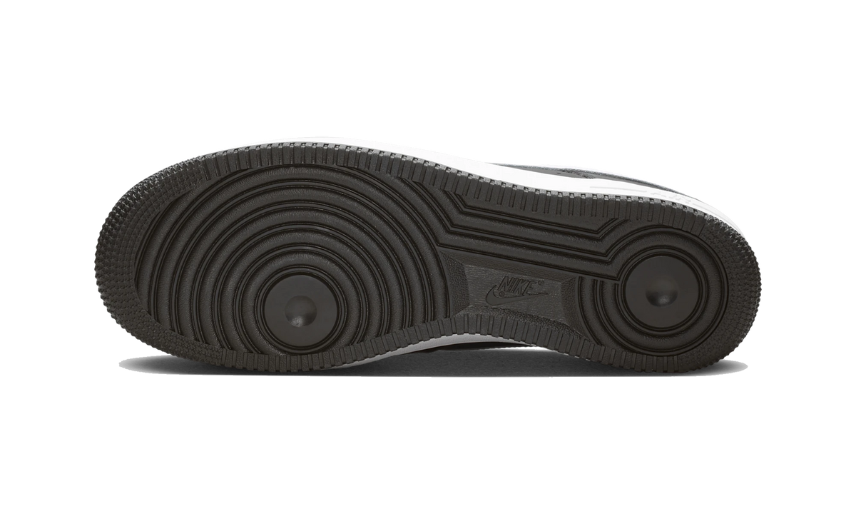 Overkicks - Nike Air Force 1 Low 07 LV8 Carbon Fiber Swoosh Black White (IR5599-001) - par completo