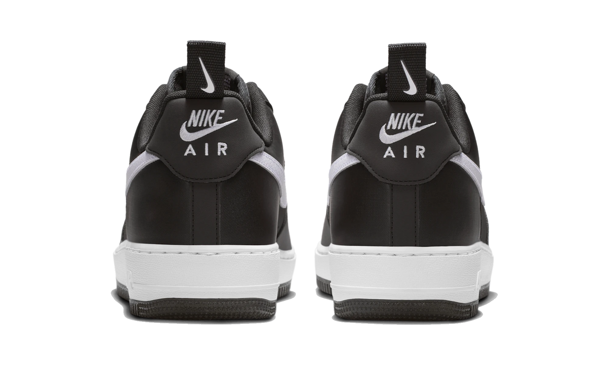 Overkicks - Nike Air Force 1 Low 07 LV8 Carbon Fiber Swoosh Black White (IR5599-001) - detalle talón