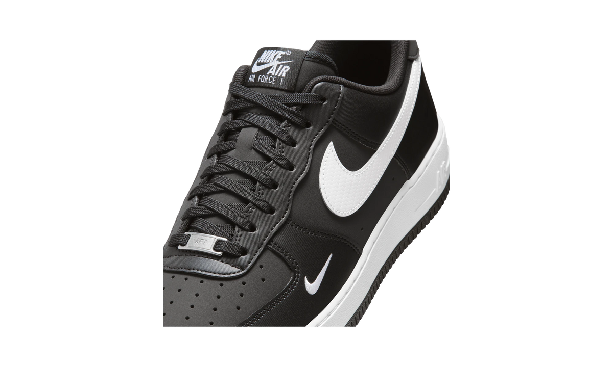 Overkicks - Nike Air Force 1 Low 07 LV8 Carbon Fiber Swoosh Black White (IR5599-001) - detalle lateral interior