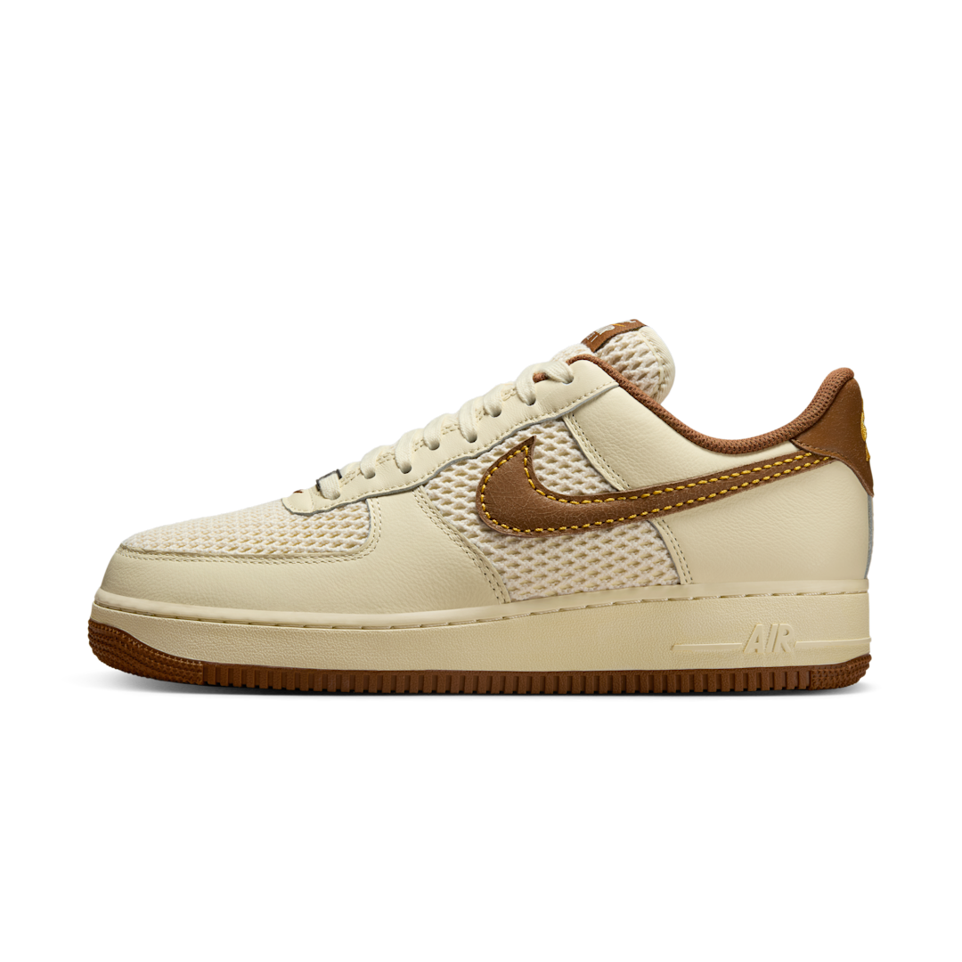 Overkicks - Nike Air Force 1 Low 07 LV8 Coconut Milk Canyon Gold Light British Tan (IB7719-113) - vista lateral