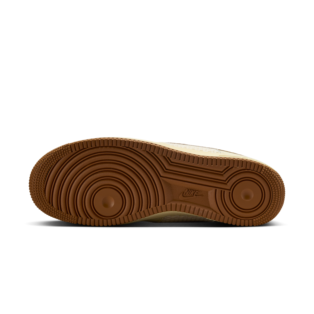 Overkicks - Nike Air Force 1 Low 07 LV8 Coconut Milk Canyon Gold Light British Tan (IB7719-113) - detalle suela