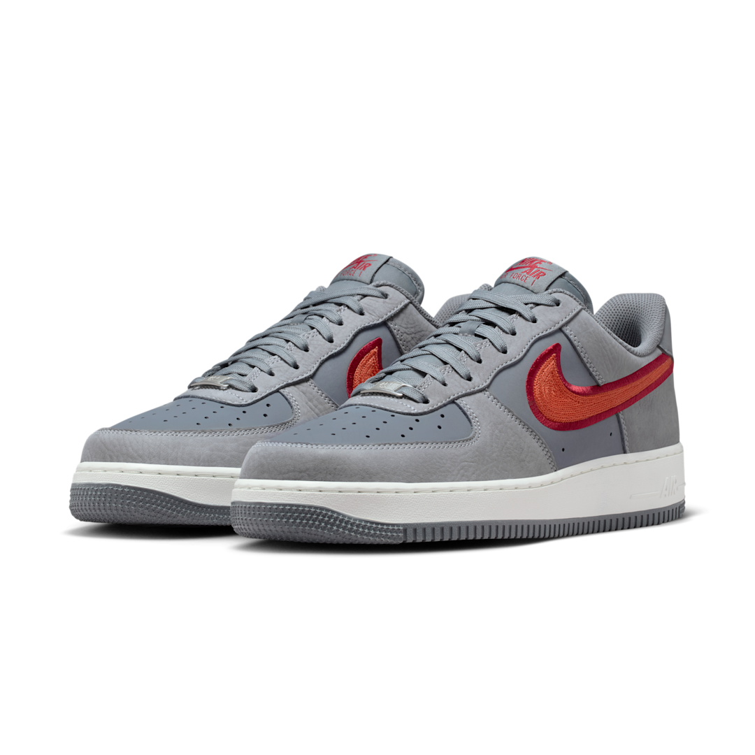 Overkicks - Nike Air Force 1 Low 07 LV8 Cool Grey Crimson Rust (IB6842-001) - vista trasera