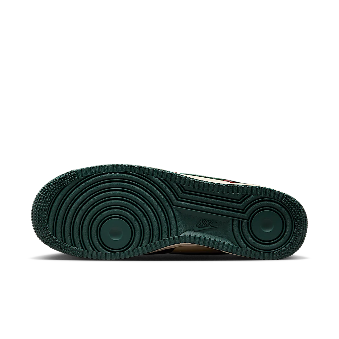 Overkicks - Nike Air Force 1 Low 07 LV8 Dark Team Red Vintage Green (HQ3612-113) - detalle suela