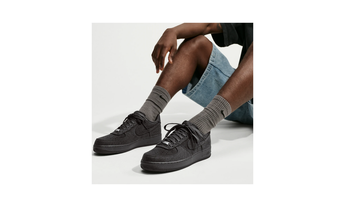 Overkicks - Nike Air Force 1 Low 07 LV8 Denim Anthracite Medium Ash (IR0951-003) - detalle
