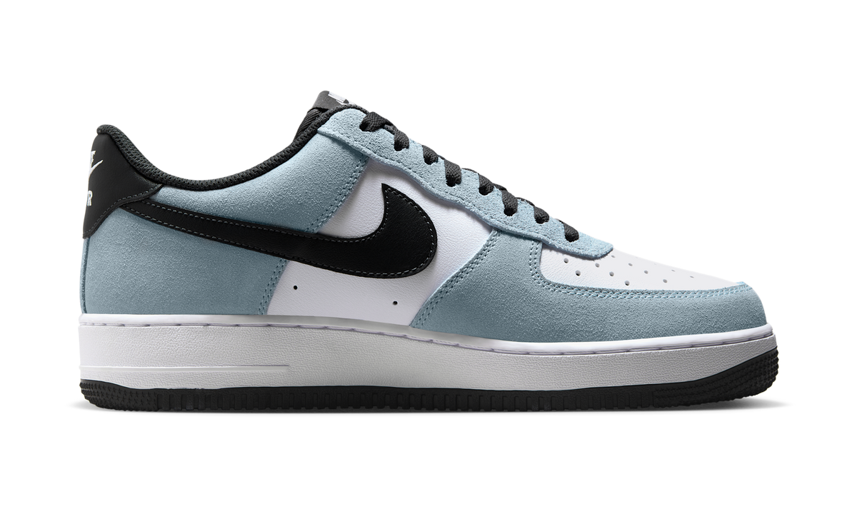 Overkicks - Nike Air Force 1 Low 07 LV8 Light Armory Blue White (IF6205-400) - detalle suela