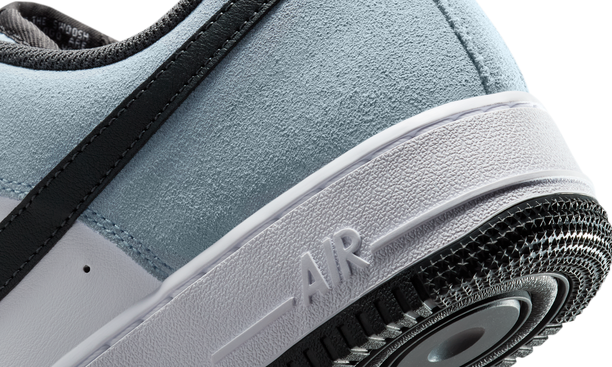 Overkicks - Nike Air Force 1 Low 07 LV8 Light Armory Blue White (IF6205-400) - detalle