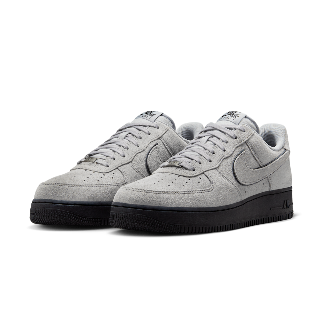 Overkicks - Nike Air Force 1 Low 07 LV8 Light Smoke Grey Suede Black (HQ1966-001) - vista trasera