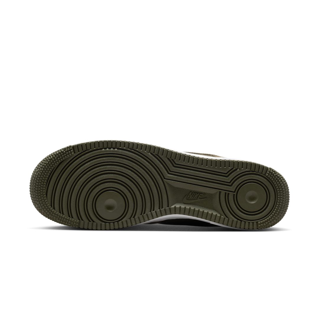 Overkicks - Nike Air Force 1 Low 07 LV8 Medium Olive White (IB6388-200) - detalle suela