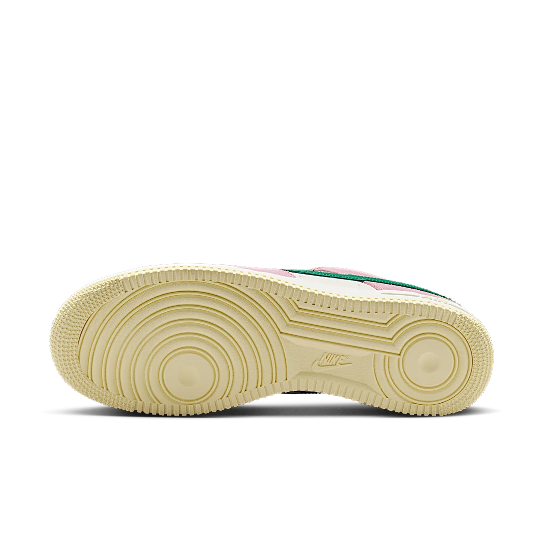 Overkicks - Nike Air Force 1 Low 07 LV8 Medium Soft Pink Malachite (FV9346-100) - detalle suela