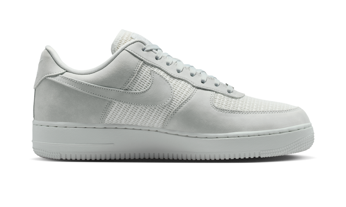 Overkicks - Nike Air Force 1 Low 07 LV8 Off White Summit White (II9807-100) - detalle suela