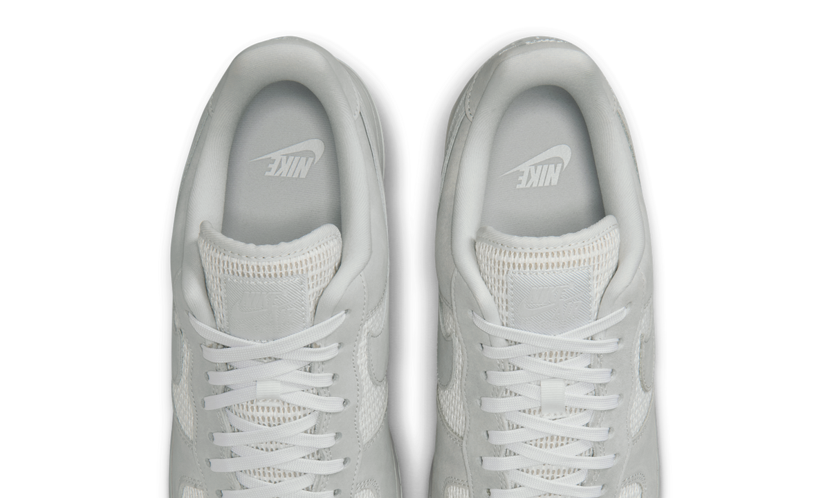 Overkicks - Nike Air Force 1 Low 07 LV8 Off White Summit White (II9807-100) - vista superior
