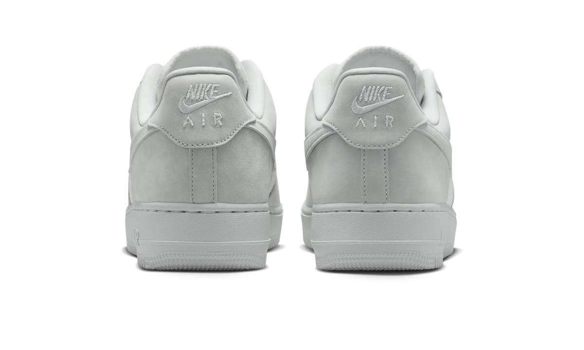Overkicks - Nike Air Force 1 Low 07 LV8 Off White Summit White (II9807-100) - detalle talón