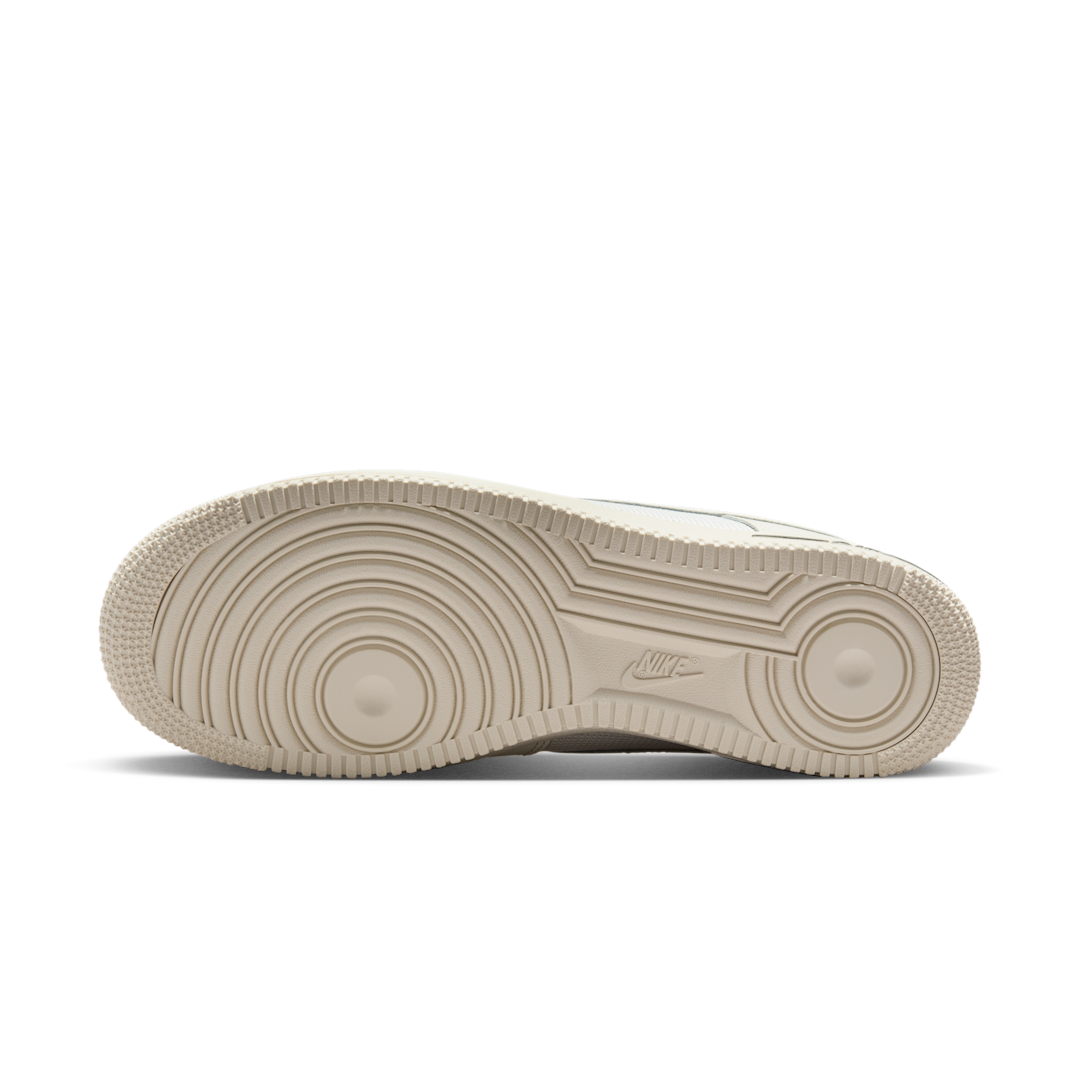Overkicks - Nike Air Force 1 Low 07 LV8 Phantom Light Orewood Brown (IM6002-030) - detalle suela