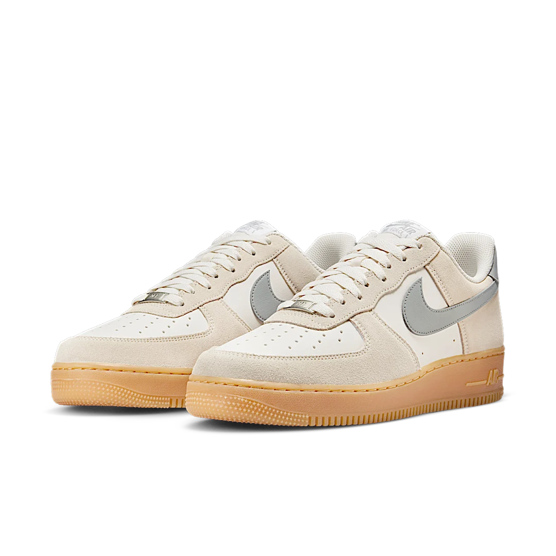 Overkicks - Nike Air Force 1 Low 07 LV8 Phantom Light Smoke Gum (FQ8714-002) - vista trasera