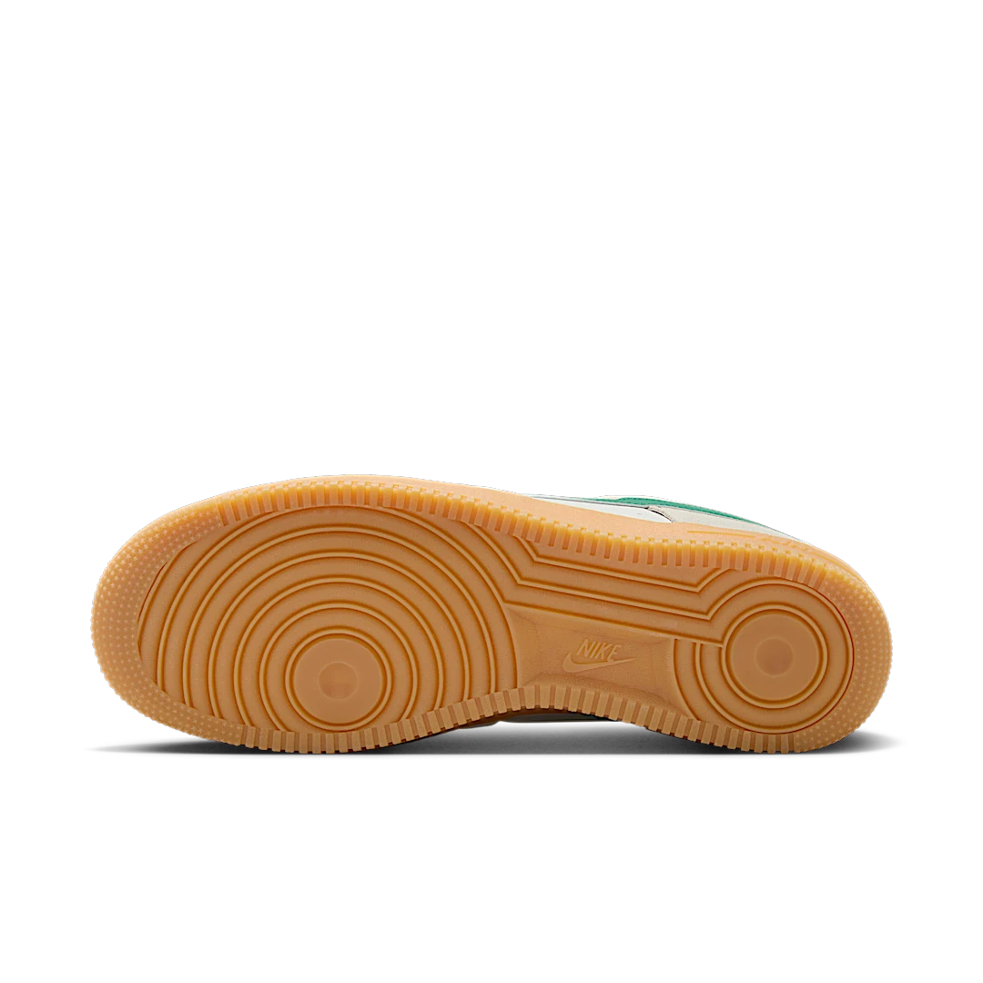 Overkicks - Nike Air Force 1 Low 07 LV8 Phantom Malachite Gum (FQ8714-001) - detalle suela