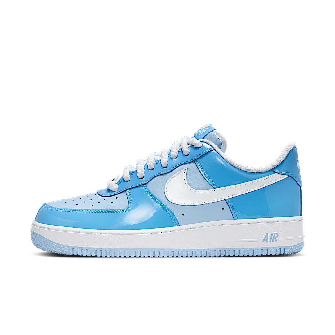 Overkicks - Nike Air Force 1 Low 07 LV8 Phychic Blue White Patent (HV9405-400) - vista lateral
