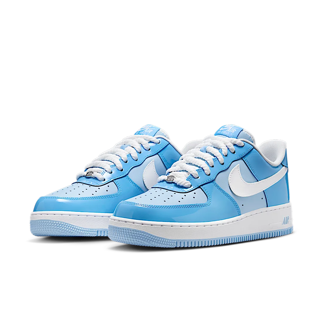 Overkicks - Nike Air Force 1 Low 07 LV8 Phychic Blue White Patent (HV9405-400) - vista trasera