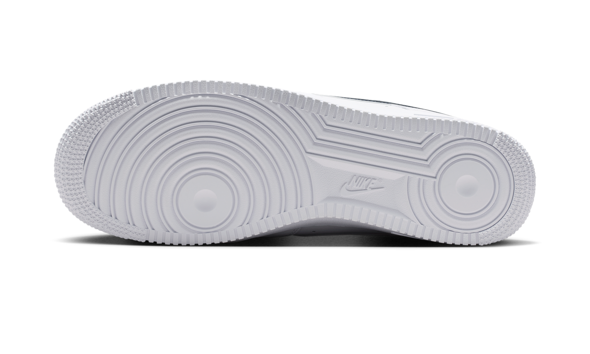 Overkicks - Nike Air Force 1 Low 07 LV8 Team USA World Cup (IQ0407-100) - par completo