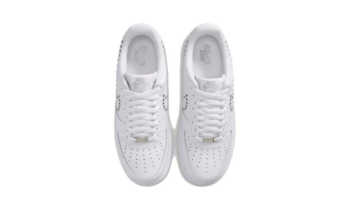 Overkicks - Nike Air Force 1 Low 07 LV8 Triple White Metallic Silver (IW1234-100) - vista superior