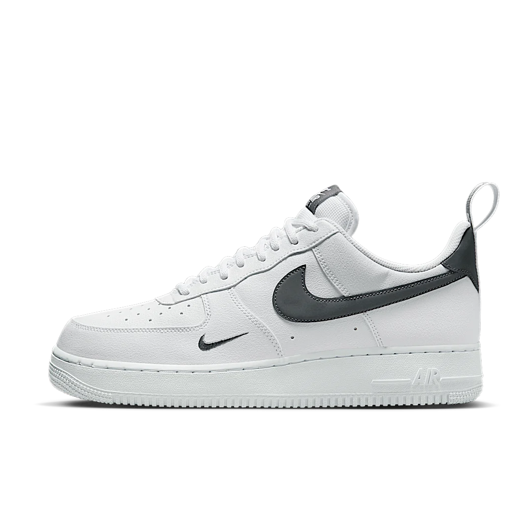 Overkicks - Nike Air Force 1 Low 07 LV8 White Metallic Dark Grey (DX8967-100) - vista lateral