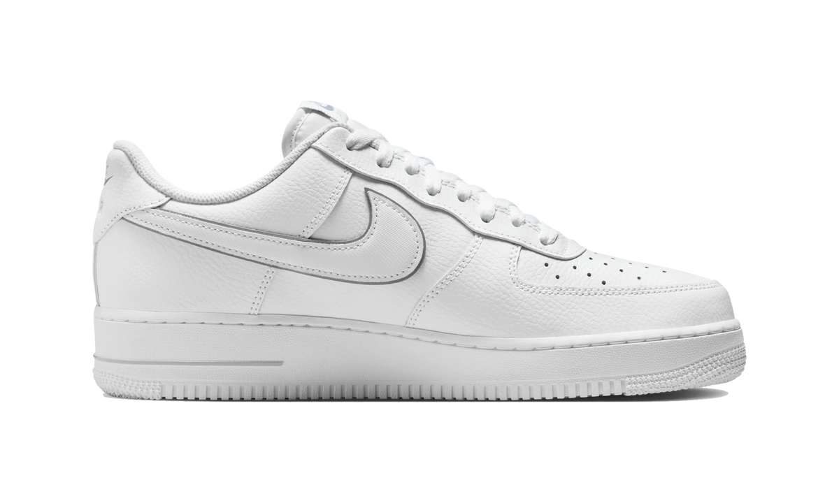 Overkicks - Nike Air Force 1 Low 07 LV8 White Silver Wolf Grey (IQ5228-100) - detalle suela