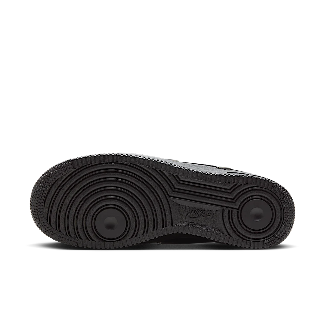 Overkicks - Nike Air Force 1 Low 07 LX Black Silver Mini Swoosh (HQ1180-001) - detalle suela