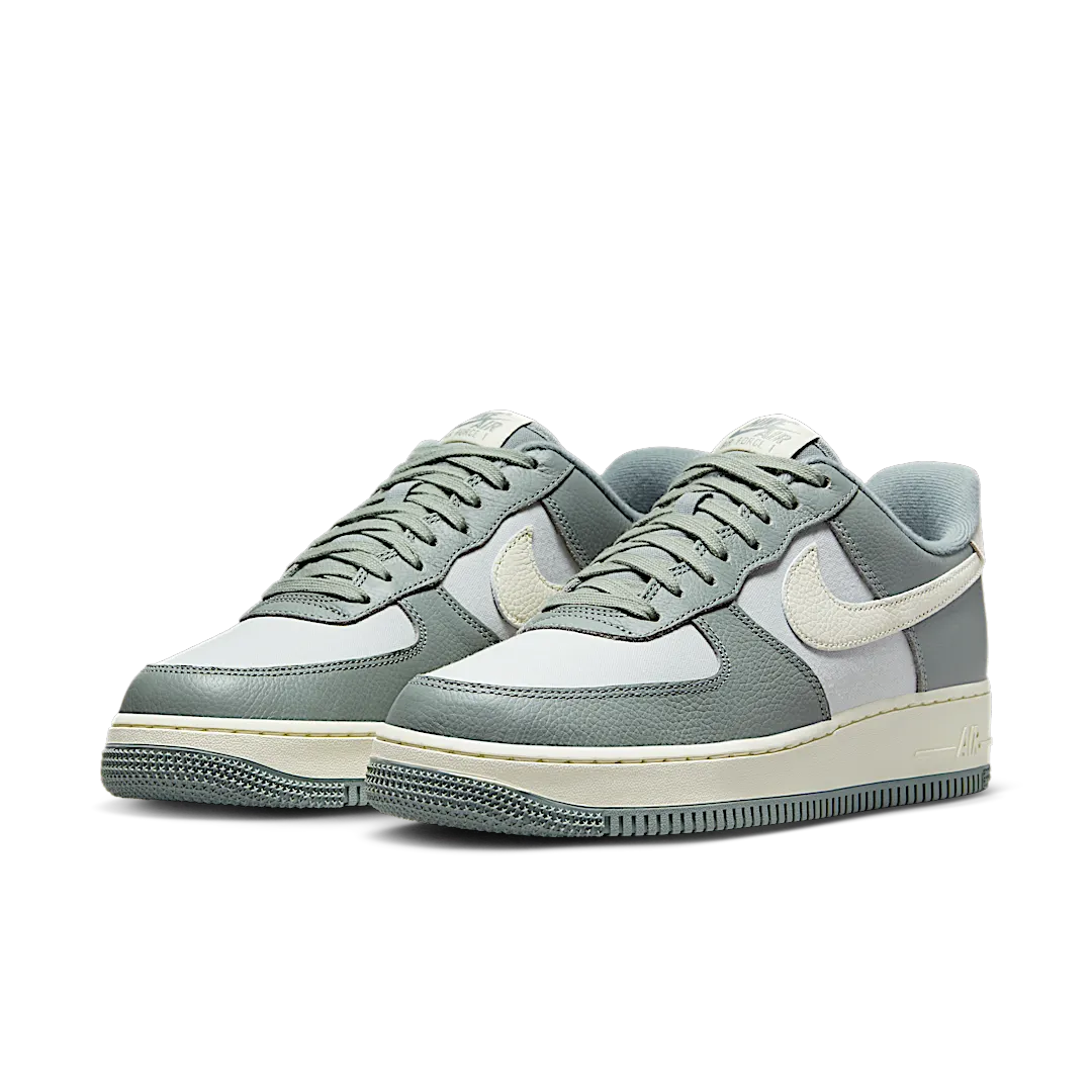 Overkicks - Nike Air Force 1 Low 07 LX Mica Green Coconut Milk (DV7186-300) - vista trasera