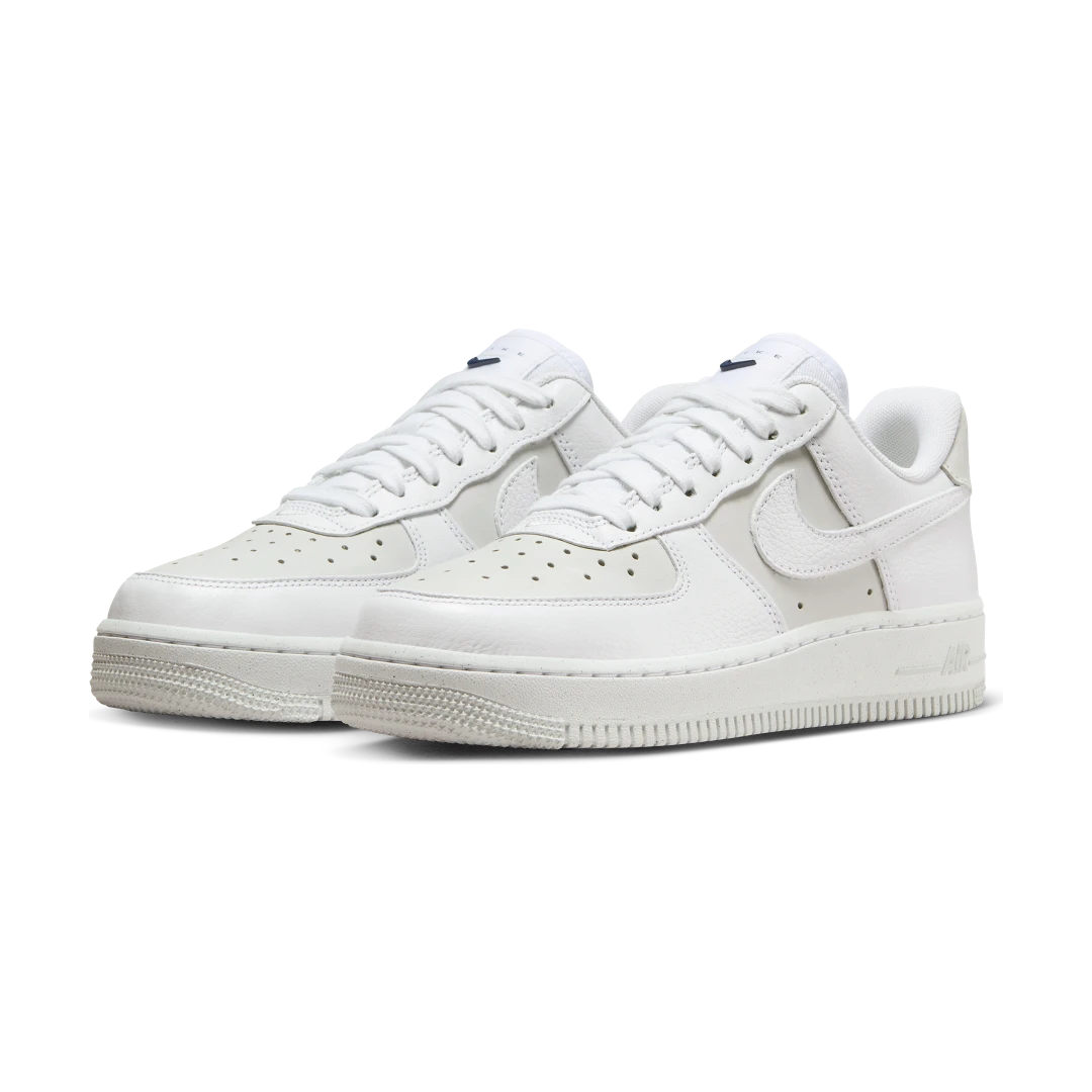 Overkicks - Nike Air Force 1 Low 07 LX White Photon Dust (Womens) (DZ2708-102) - vista trasera