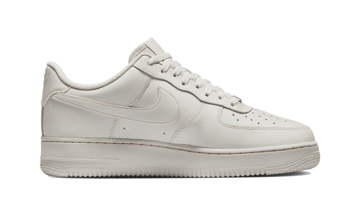 Overkicks - Nike Air Force 1 Low 07 Light Bone (IH1698-003) - detalle suela