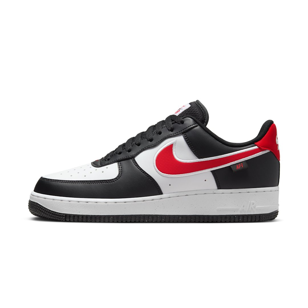 Overkicks - Nike Air Force 1 Low 07 Next Nature Black White University Red (HM0721-002) - vista lateral