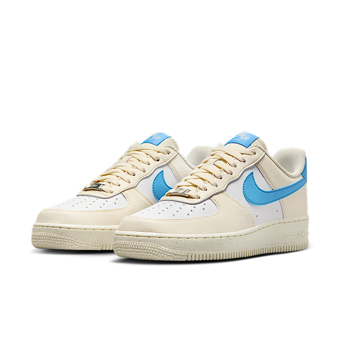 Overkicks - Nike Air Force 1 Low 07 Next Nature Pale Ivory University Blue (DC9486-110) - vista trasera