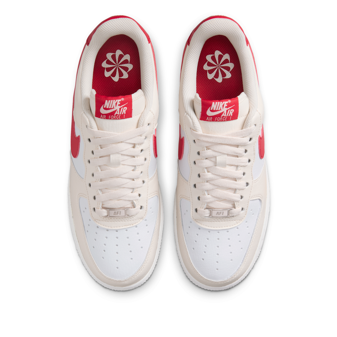 Overkicks - Nike Air Force 1 Low 07 Next Nature Pale Ivory University Red (DC9486-109) - par completo