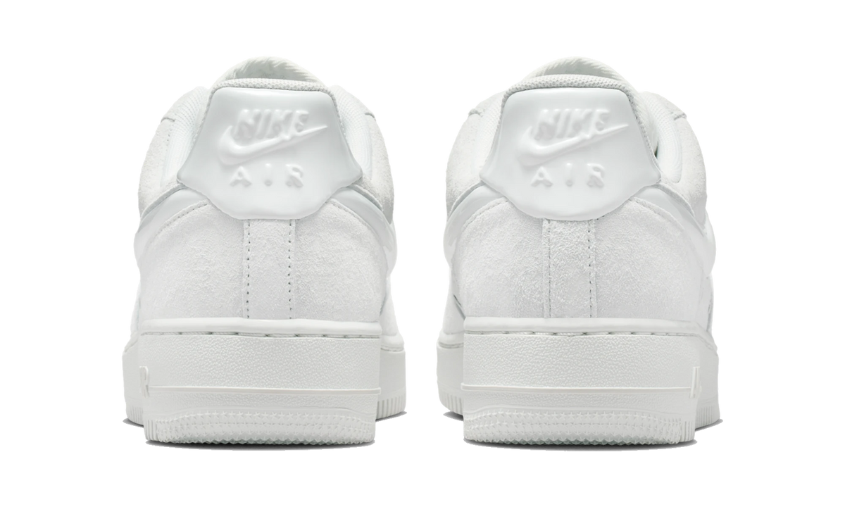 Overkicks - Nike Air Force 1 Low 07 Off White Light Smoke Grey (HV4406-100) - detalle talón