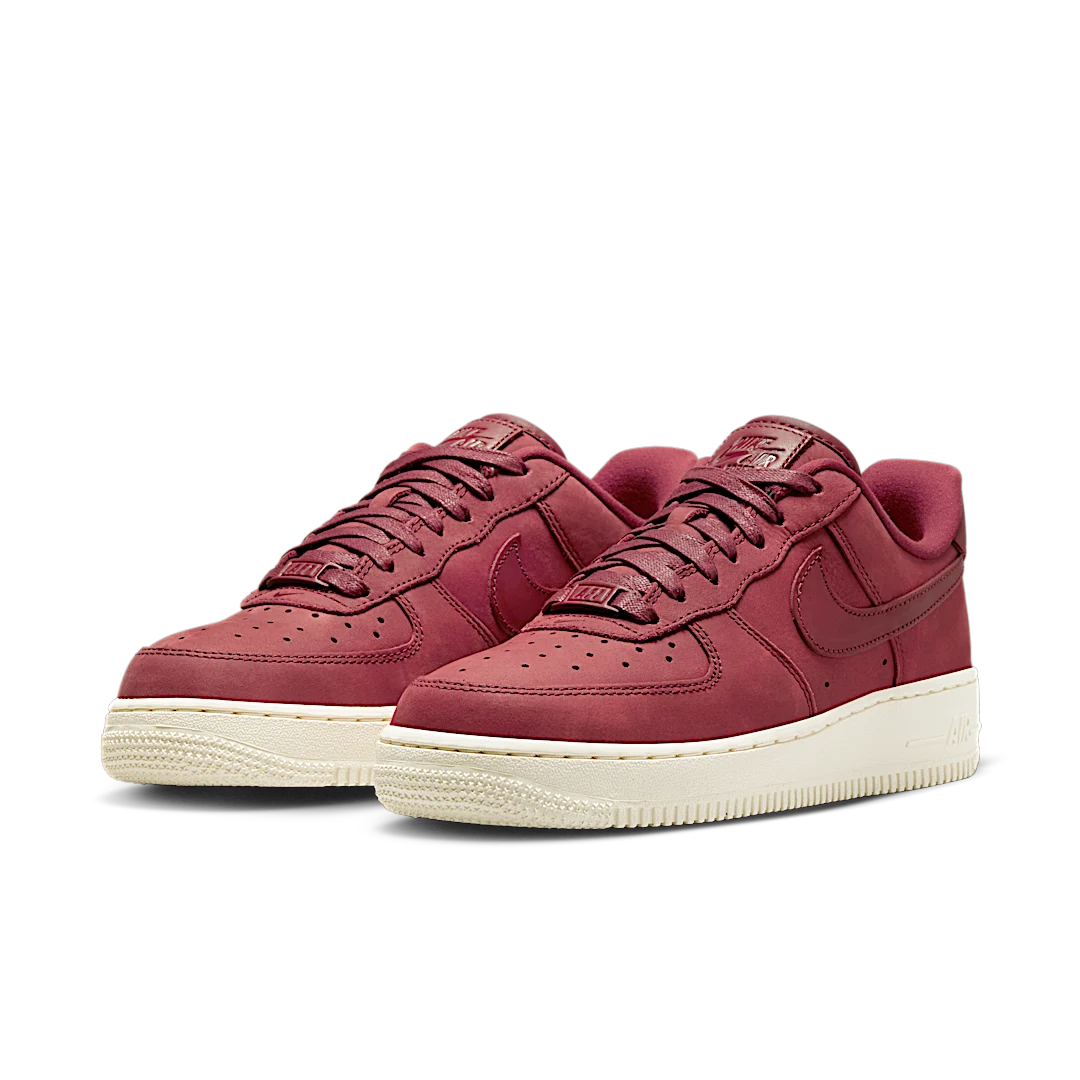 Overkicks - Nike Air Force 1 Low 07 PRM Team Red Sail (DR9503-600) - vista trasera